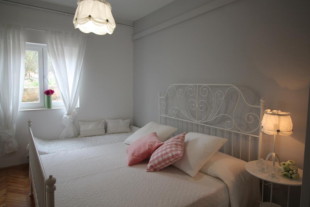 Apartments Tonka Trogir Zimmer foto